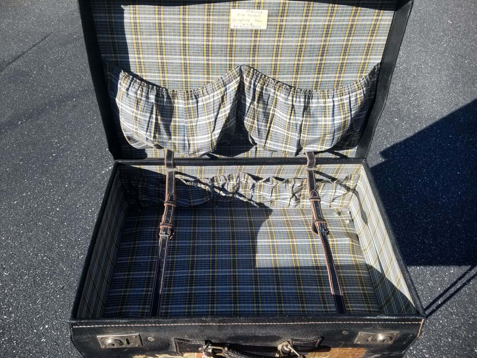 Luggage inside detail